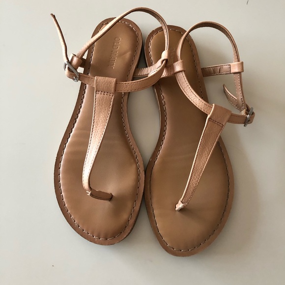 old navy t strap sandals
